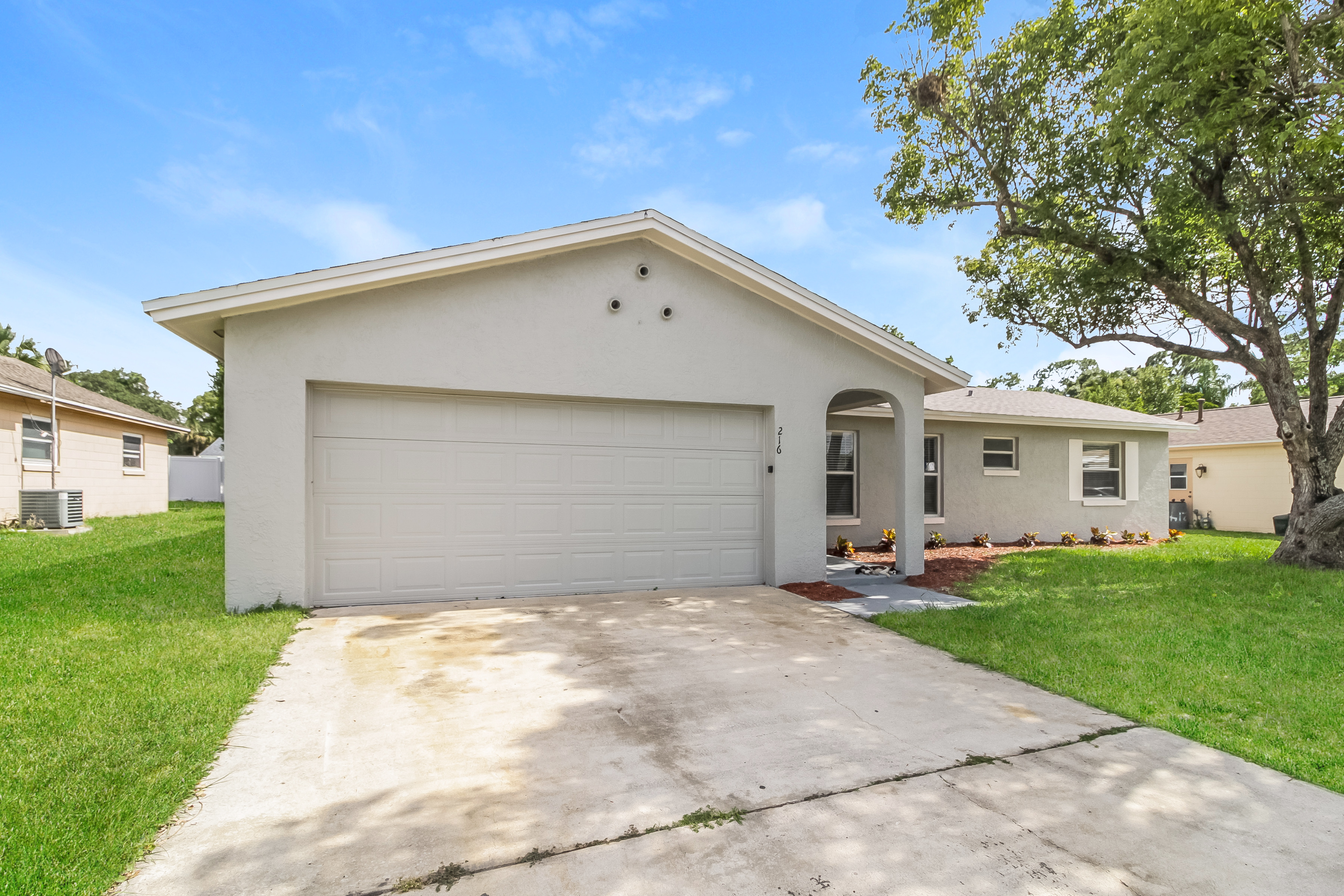216 LOCHMOND FERN PARK, FL 32730